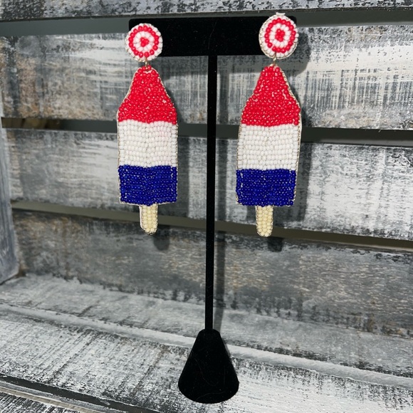 Beaded “Bombpop” red/white/blue popsicle earrings - Picture 1 of 1